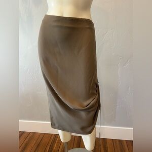 Women’s Trouvé olive modal adjustable midi skirt size 8